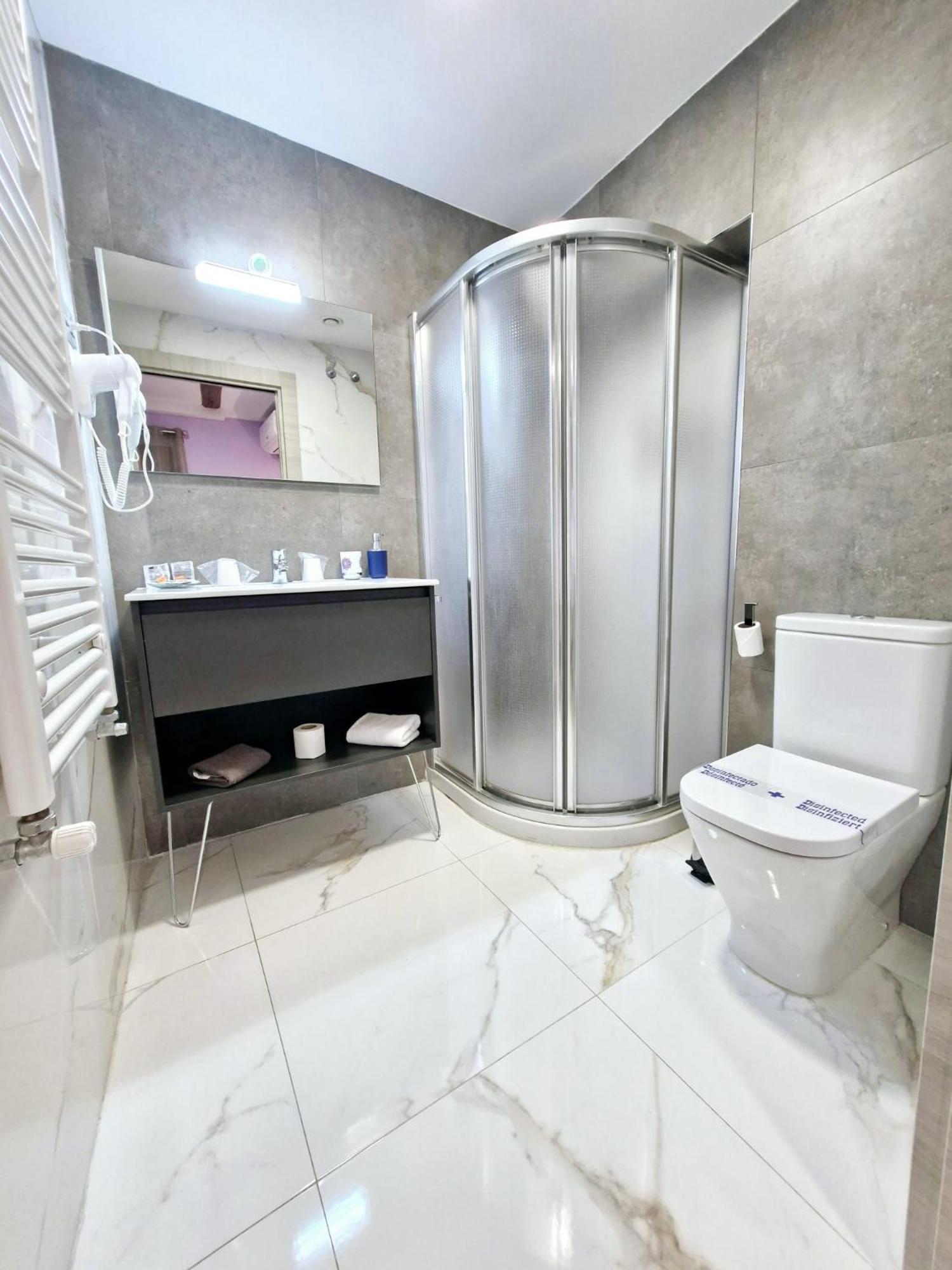 Feeling Home - Suites&Rooms Leon Bagian luar foto